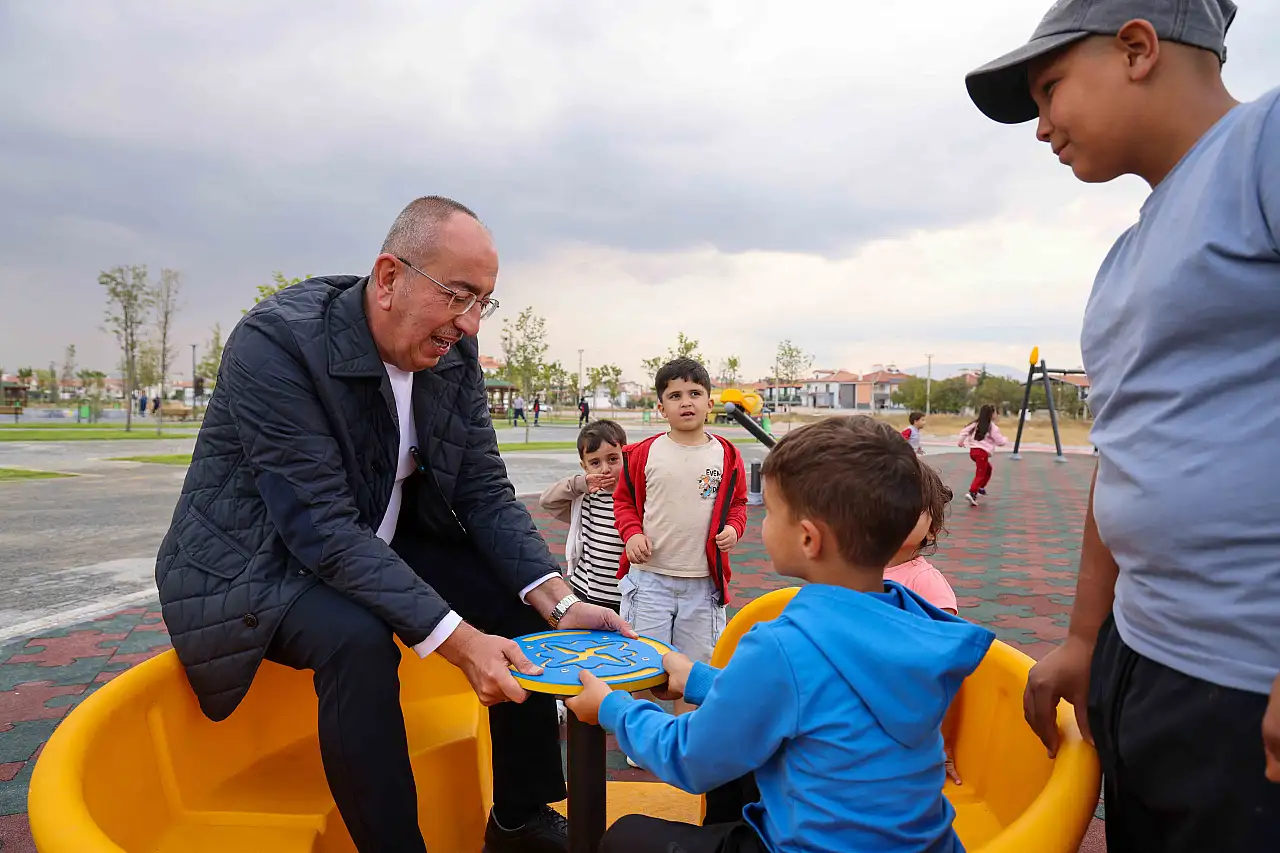Konya yeşiline yeşil kattı: 76 bin metrekarelik dev yatırımla 18 yeni park
