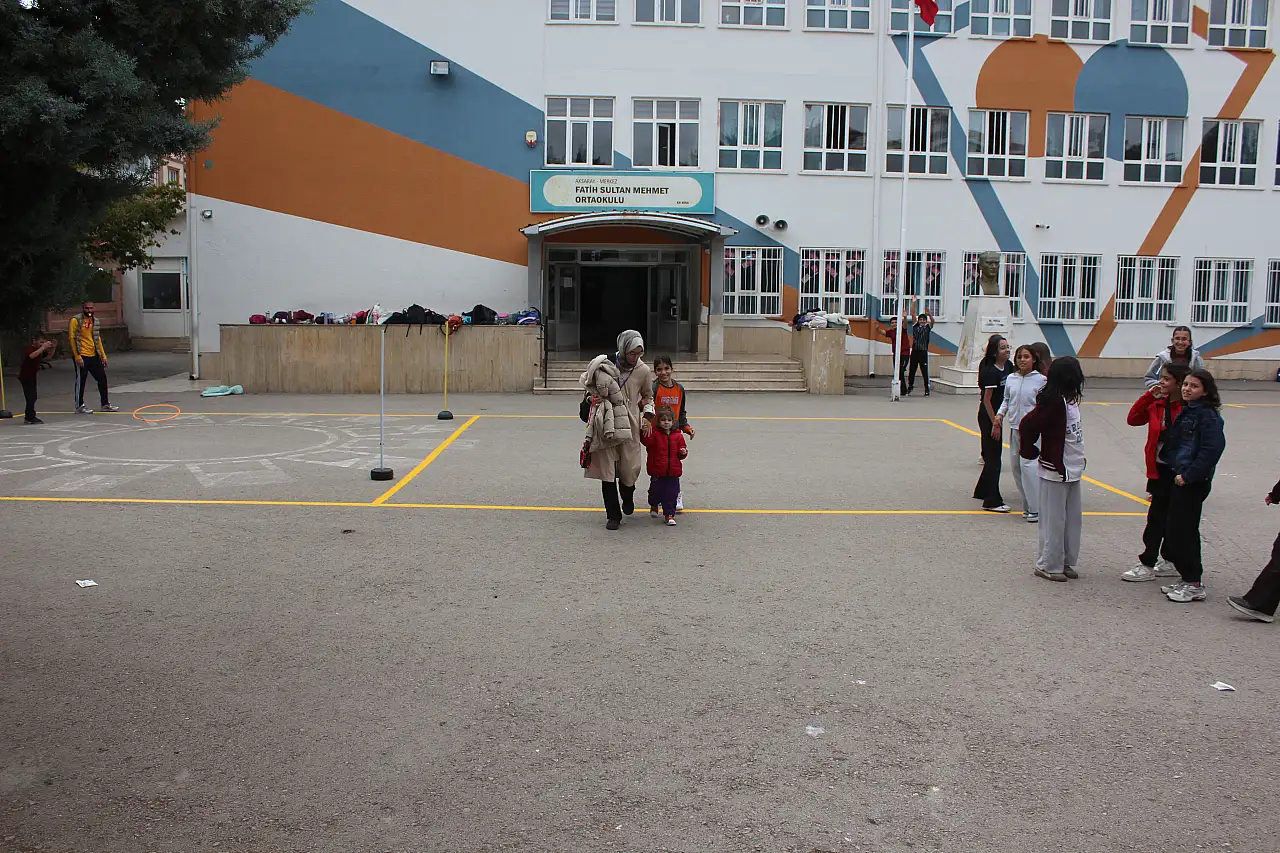 Konya'nın komşu ilinden ilham veren azim hikayesi! 7 yaşında yürümeyi başardı, şimdi doktor olmak istiyor