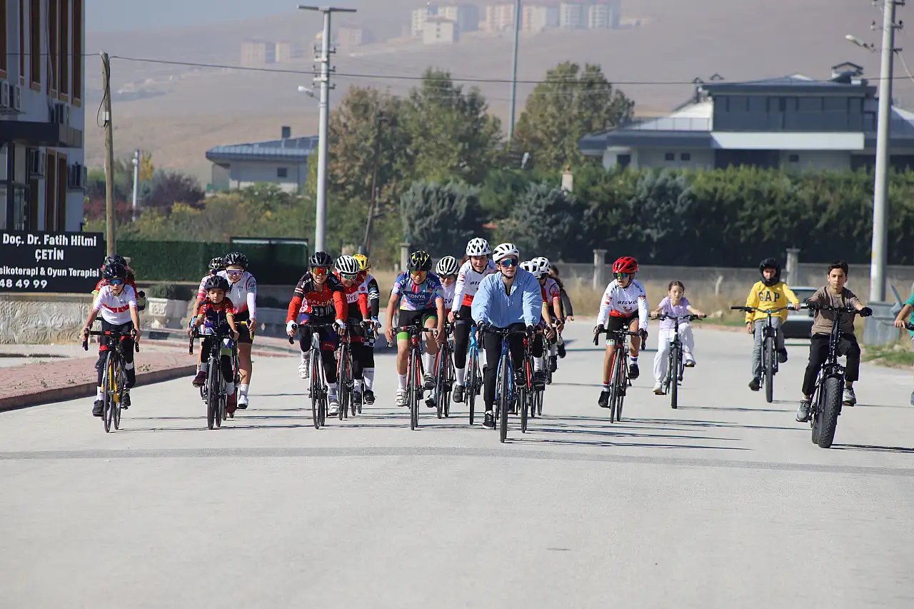 Konya'da 'Cumhuriyet Ruhu' pedallarla yaşatıldı