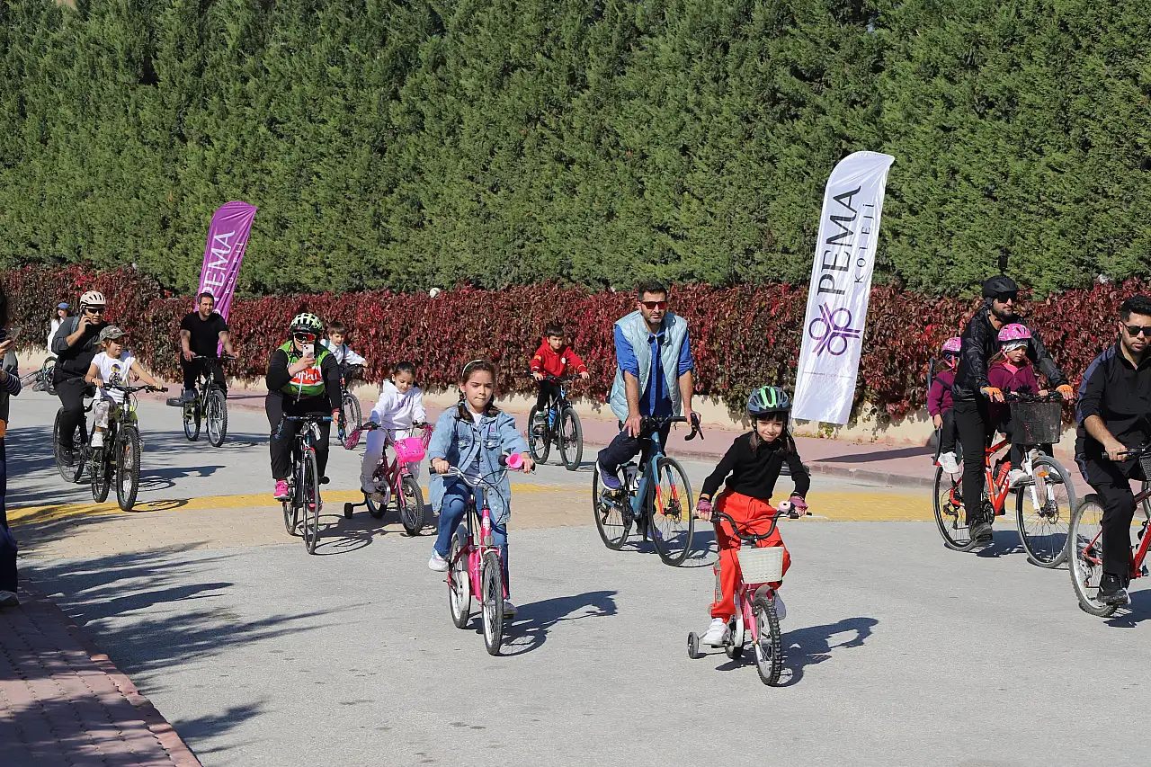 Konya'da 'Cumhuriyet Ruhu' pedallarla yaşatıldı