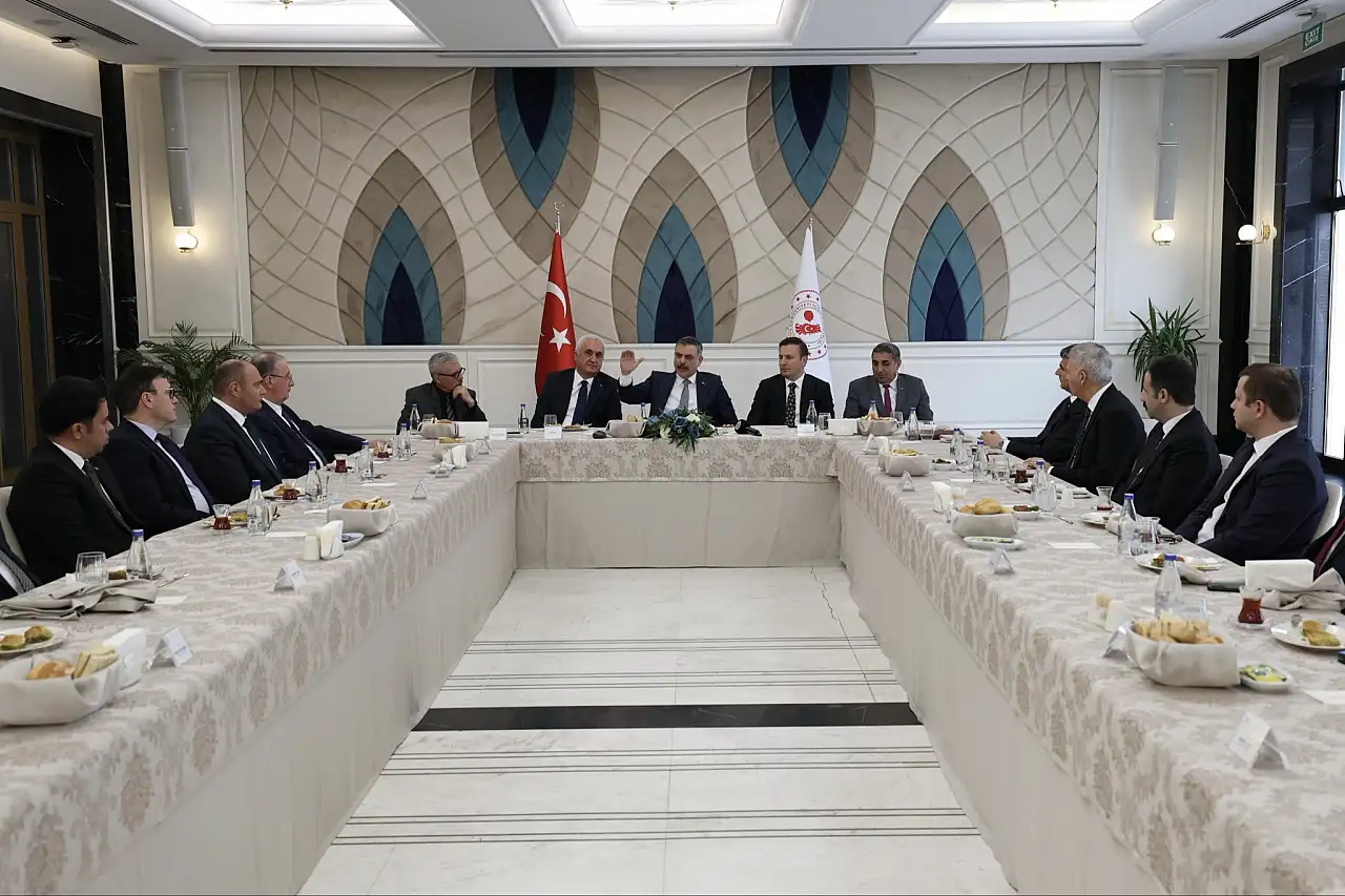 Bakan Çiftçi'nin ödüllendirdiği 17 isim arasında Konya'dan da bir isim var
