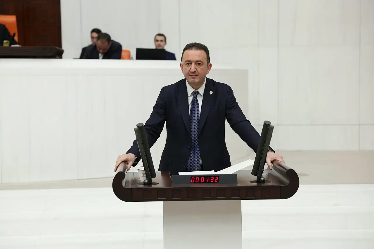 CHP'li Bektaş'tan tepki: Devlet desteğiyle GES kuran çiftçiye kaçak elektrik cezası!