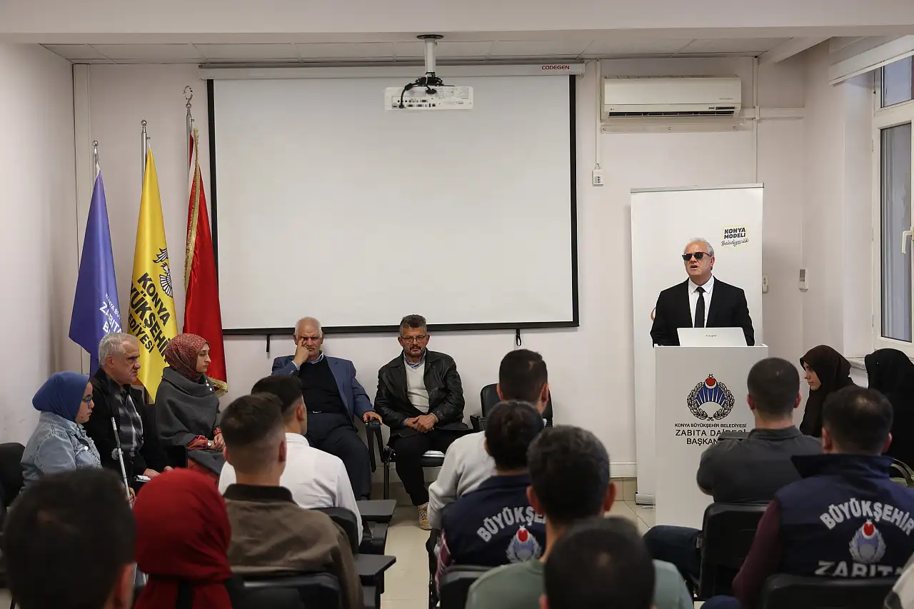 Konya Zabıtası sahaya farkındalıkla iniyor: Görme engelli vatandaşlardan özel eğitim
