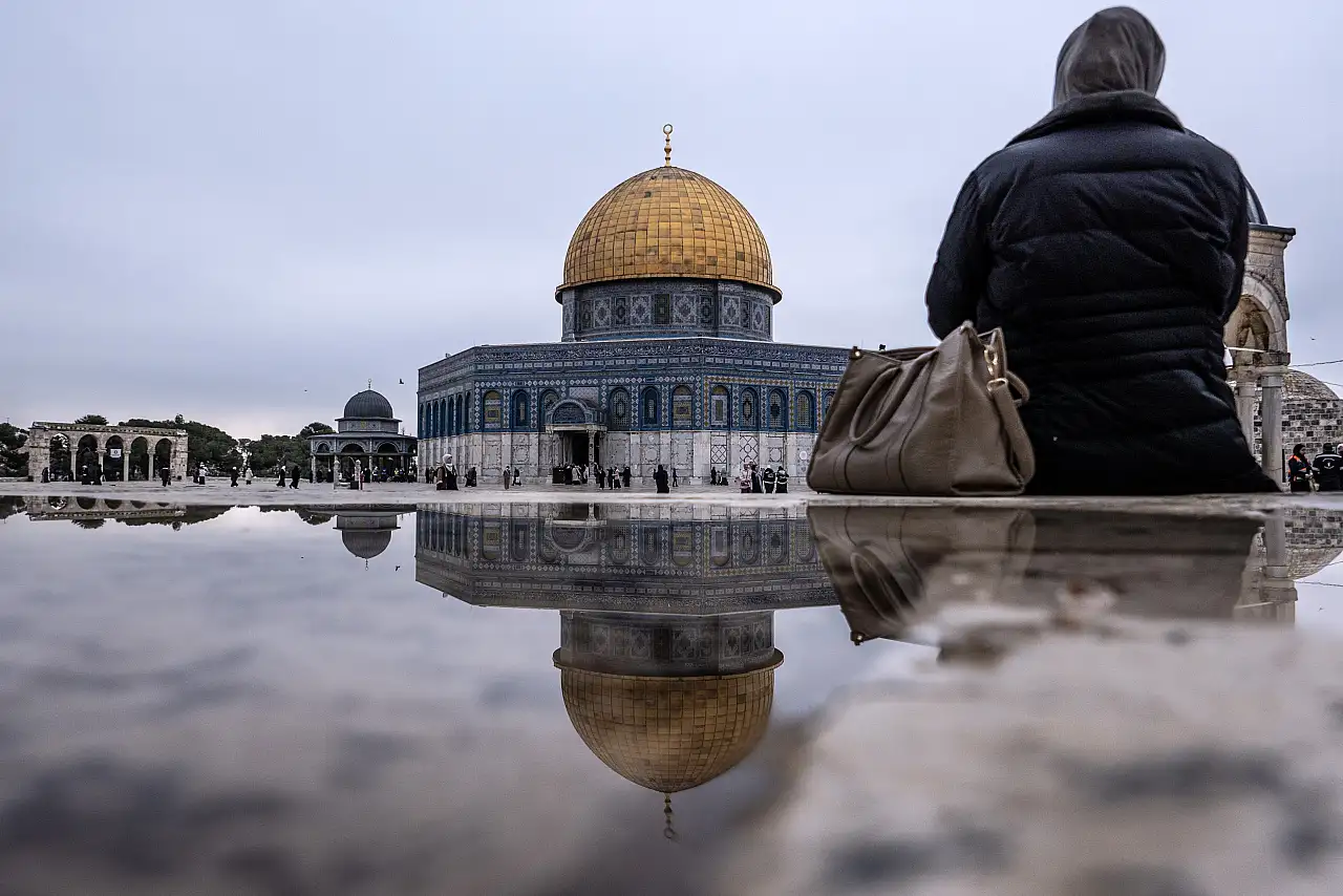 Kubbetüs Sahra Camii'de cuma namazı