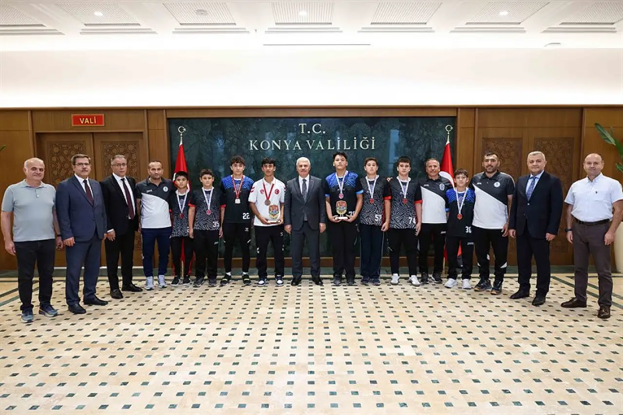 Konya'da güreşin geleceği emin ellerde: Türkiye şampiyonlarından anlamlı ziyaret