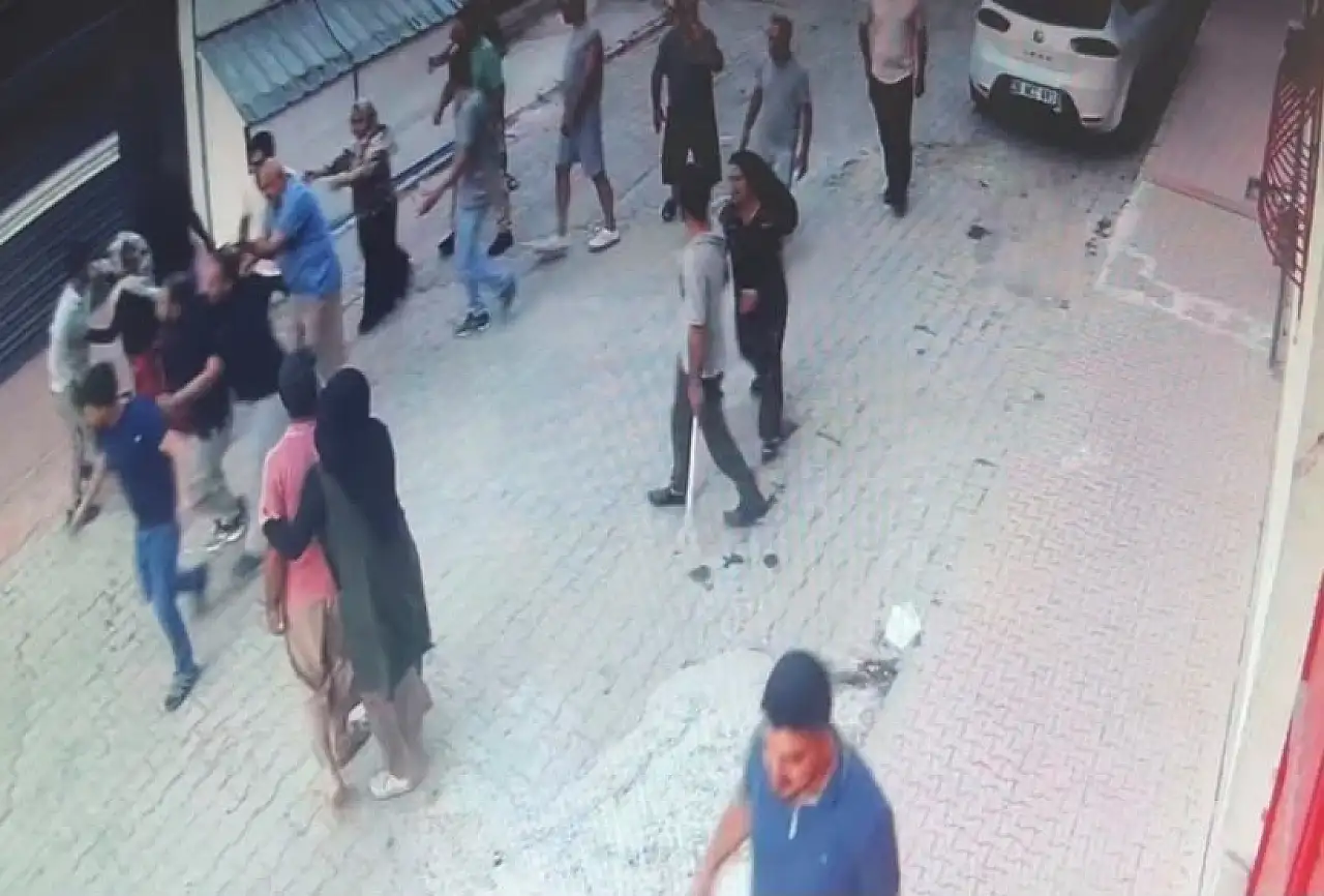 2'si polis 8 kişinin yaralandığı kavganın görüntüleri ortaya çıktı