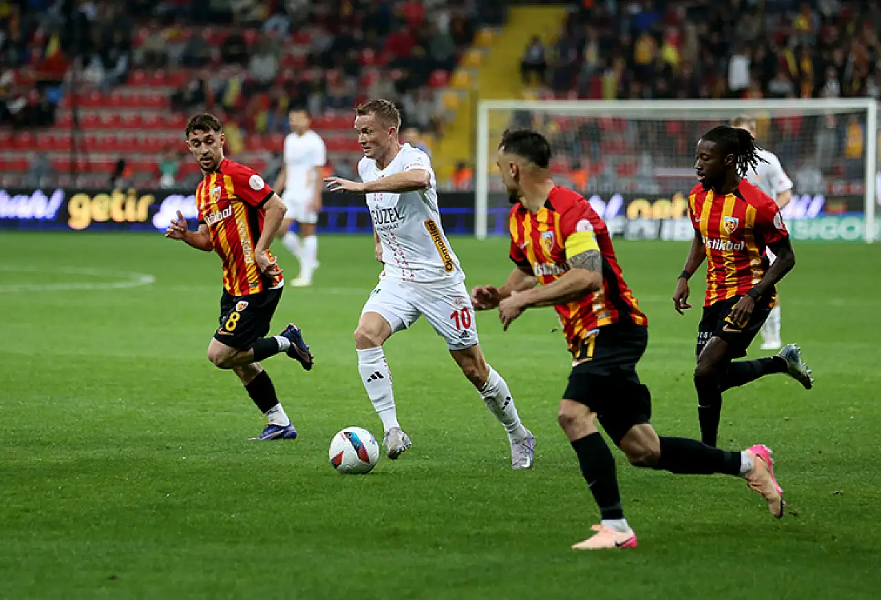 Kayserispor, Antalyaspor'u 3-1 mağlup etti