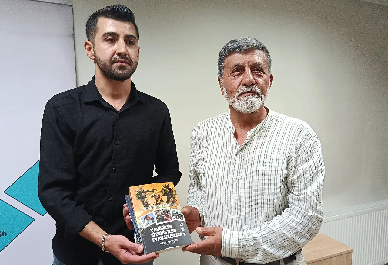 Araştırmacı gazeteci Sarıbaş, Orta Doğunun sınırlarını çizen İngiliz kadın ajanın hikayesini anlattı
