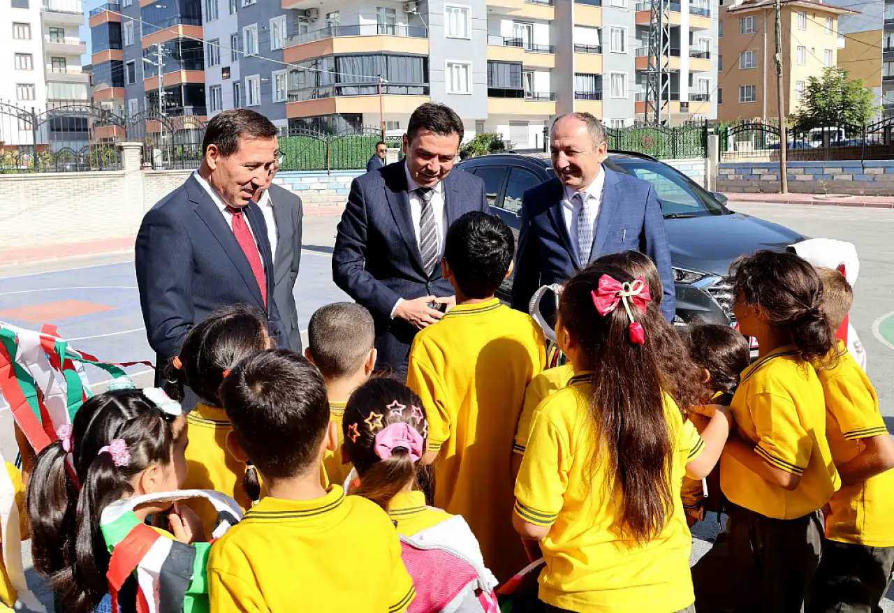 Konya'da ilk ders heyecanı: Başkan Kılca öğrencilerle buluştu
