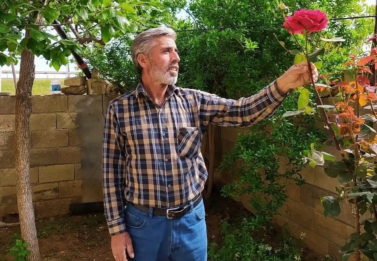 Kamyonun altında kalan elektrikli bisikletin sürücüsü hayatını kaybetti