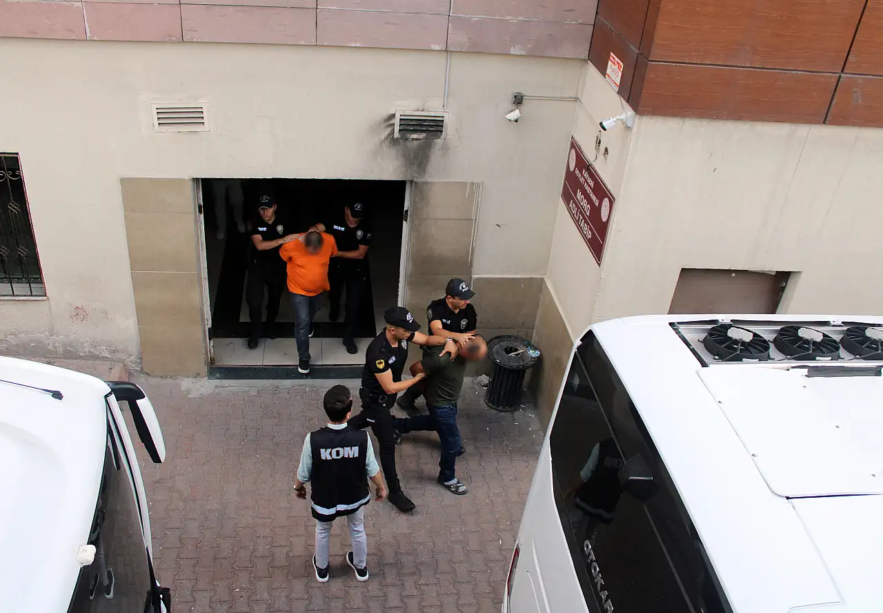 Konya'daki adresler didik didik arandı: 'Şirinler' operasyonunda 32 gözaltı