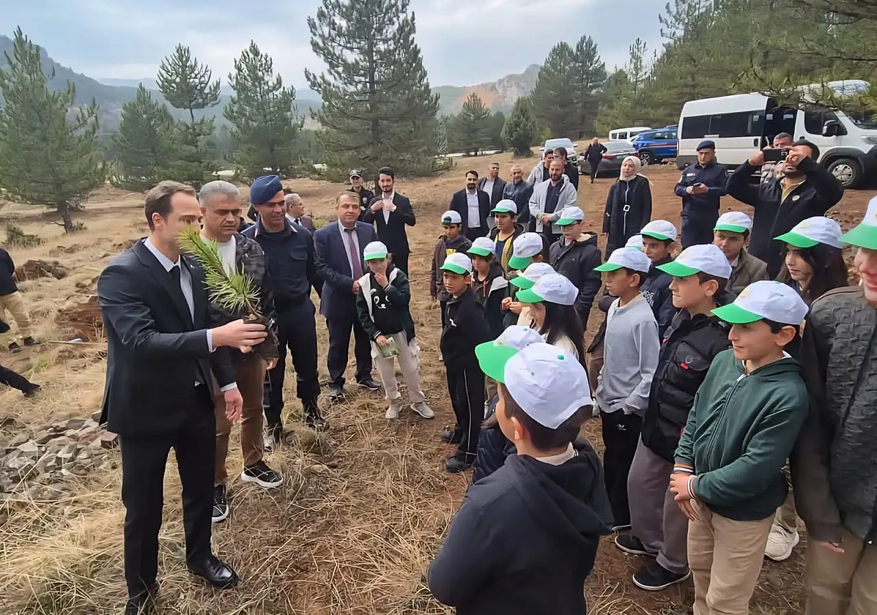 'Bizim Okulumuz' projesi okulları yeniliyor, geleceğe umut oluyor