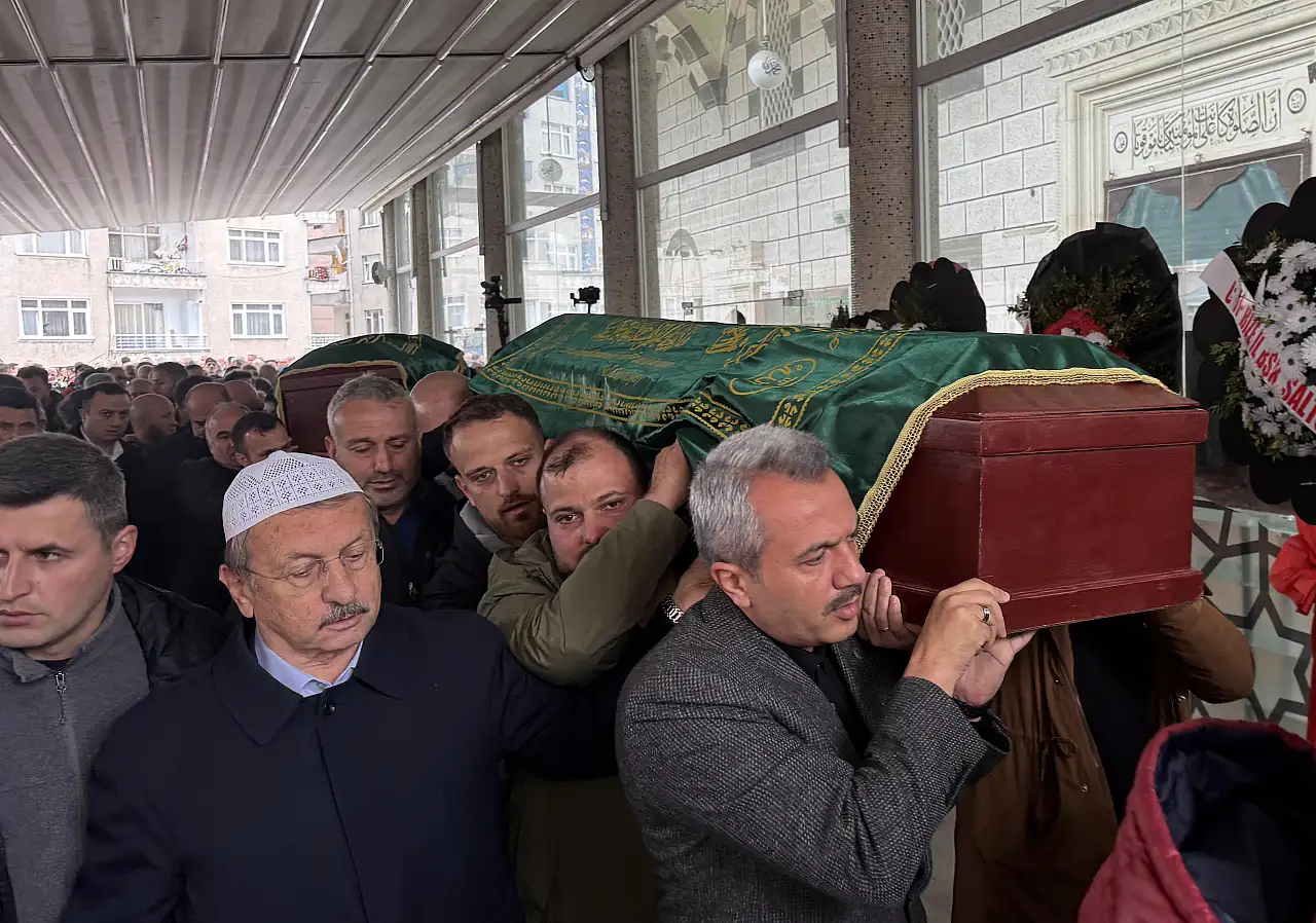 Çıkan yangında hayatını kaybeden üç kız kardeş son yolculuğuna uğurlandı