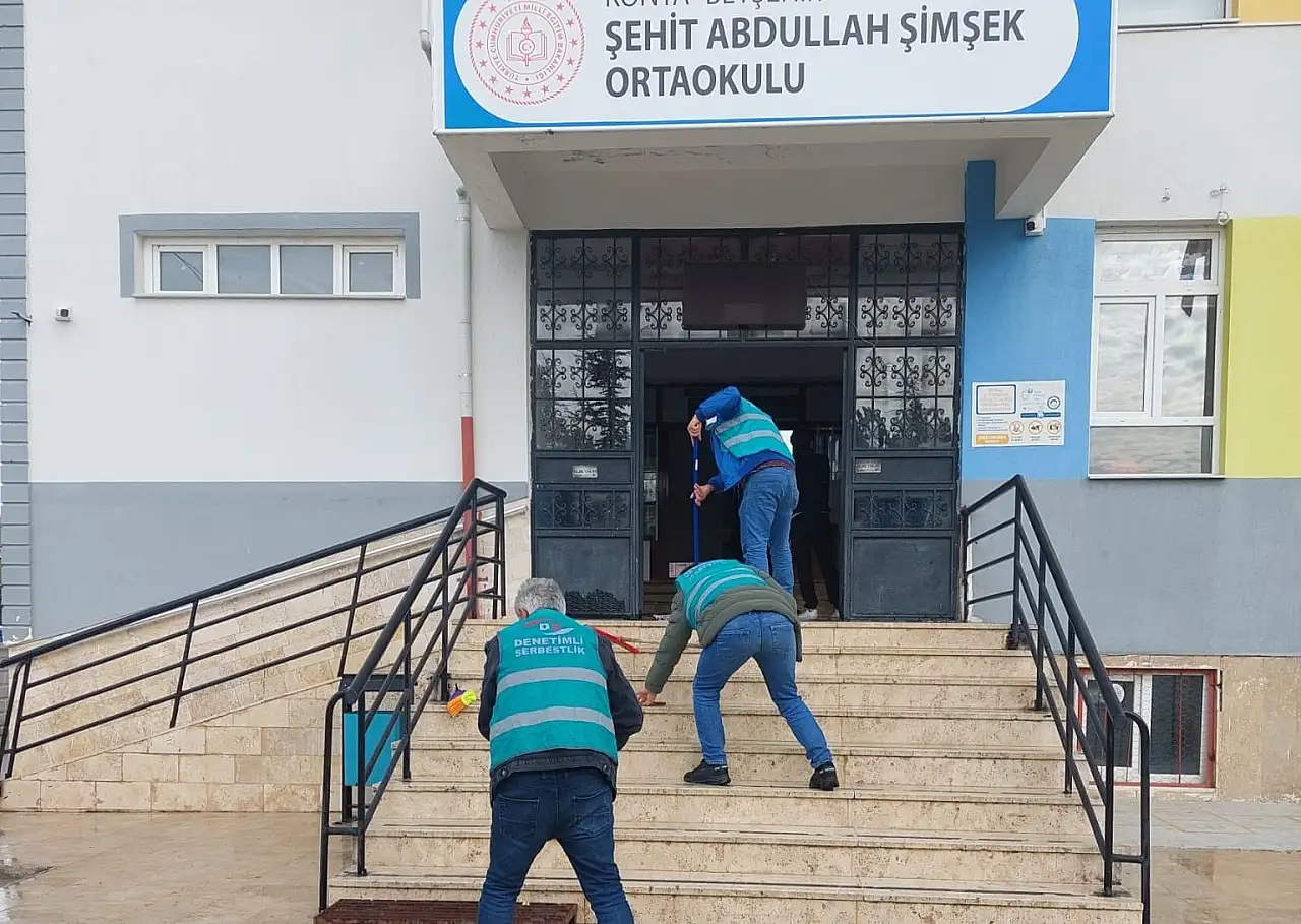 Konya'da yükümlüler okulları yeni döneme hazırladı
