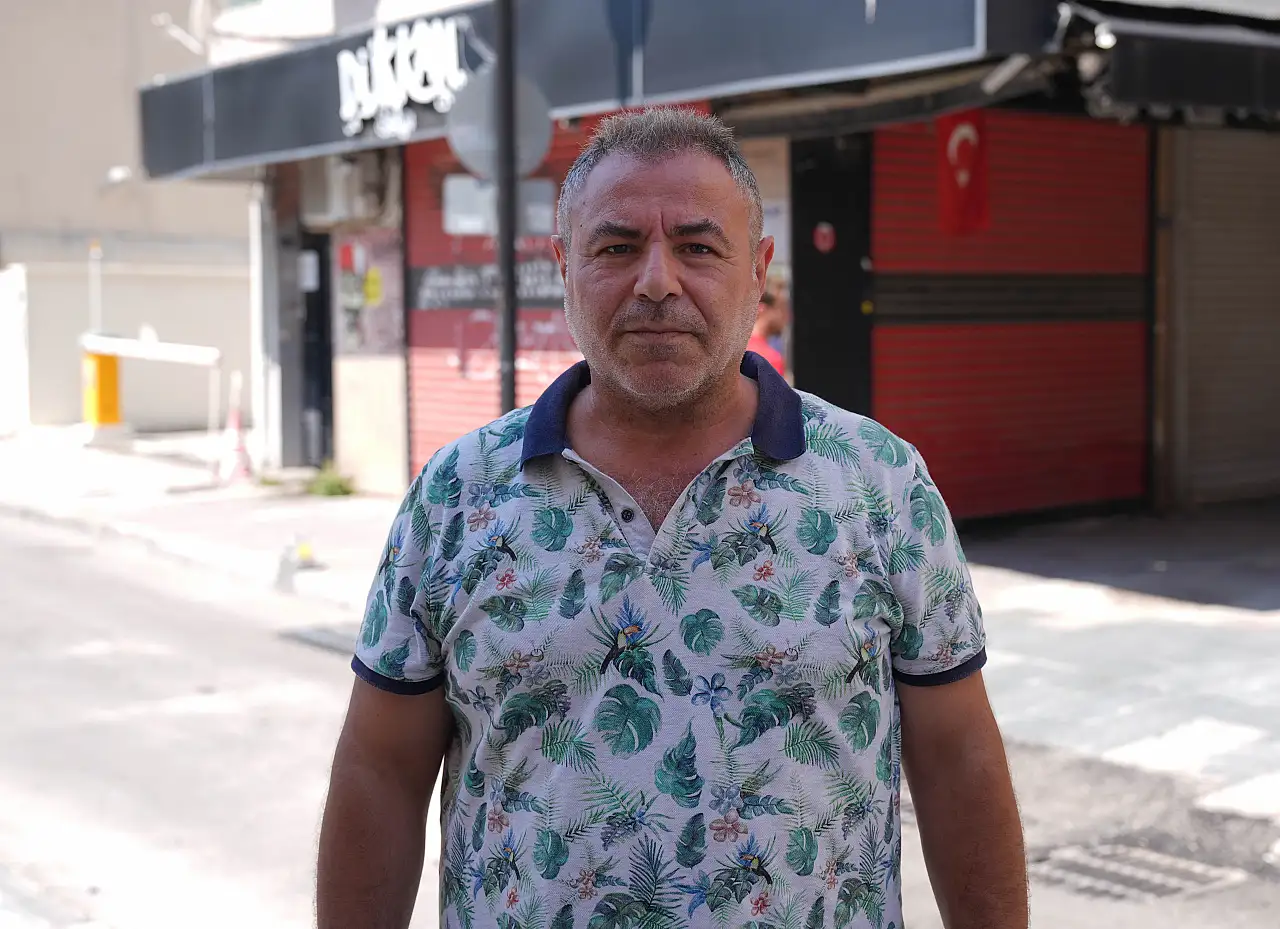 İzmir'de Elektrik Akımına Kapılan İki Kişi Hayatını Kaybetti, Esnaf ve Tanıklar Olayı Anlattı