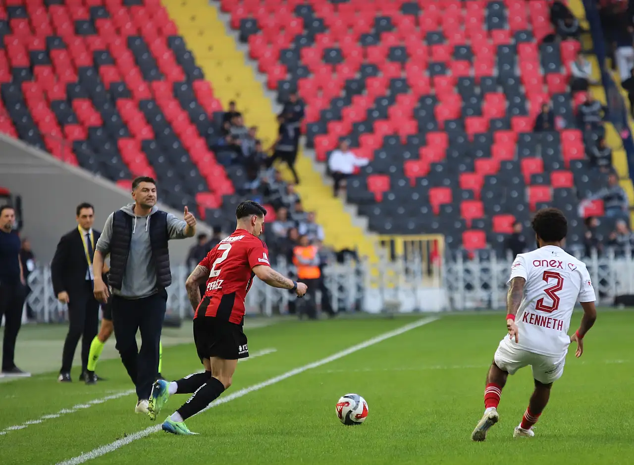 Gaziantep FK, Antalyaspor karşısında 2-0 önde!