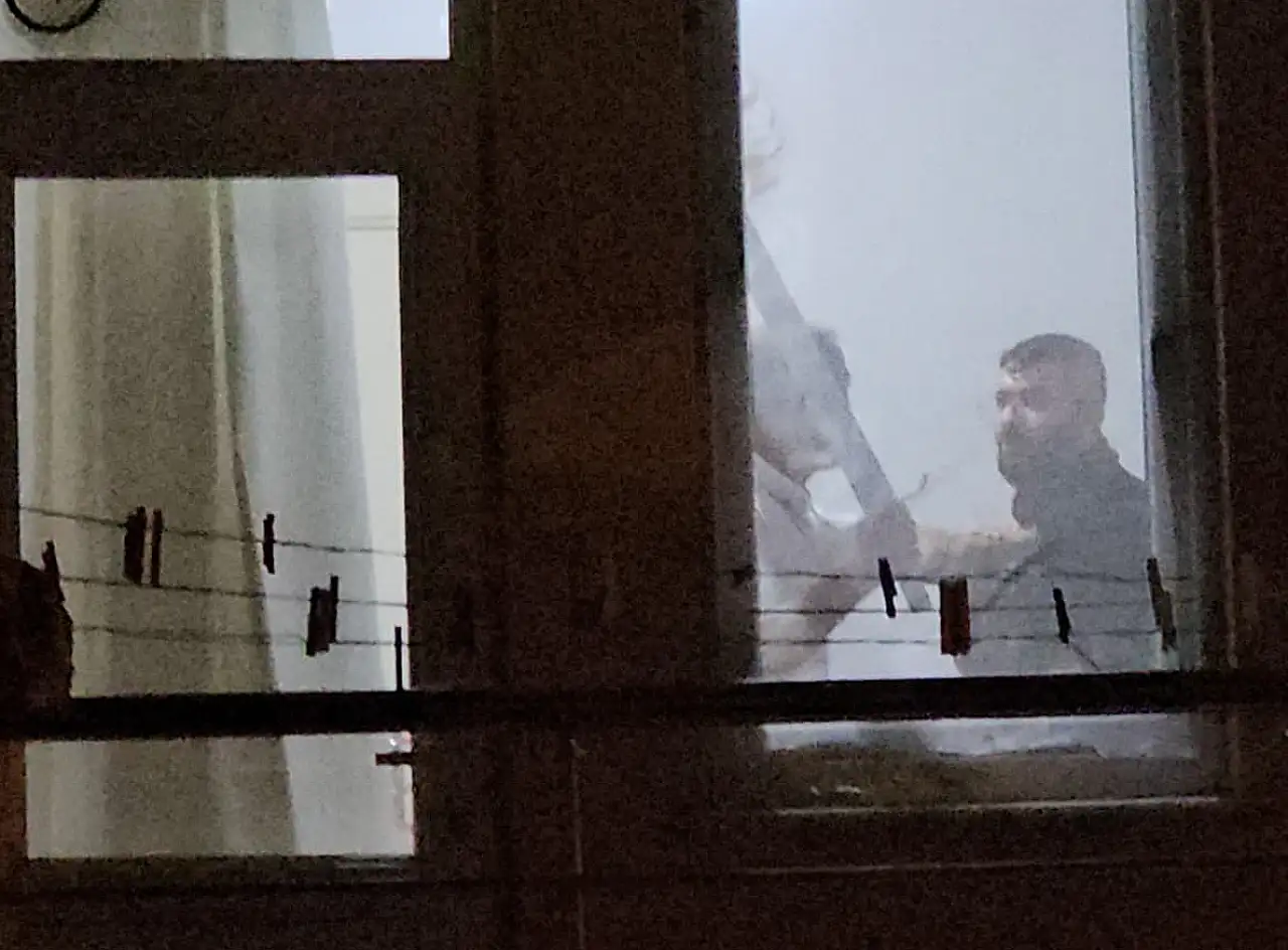 Kılıçlı dehşet! Arkadaşını evine çağırıp rehin aldı