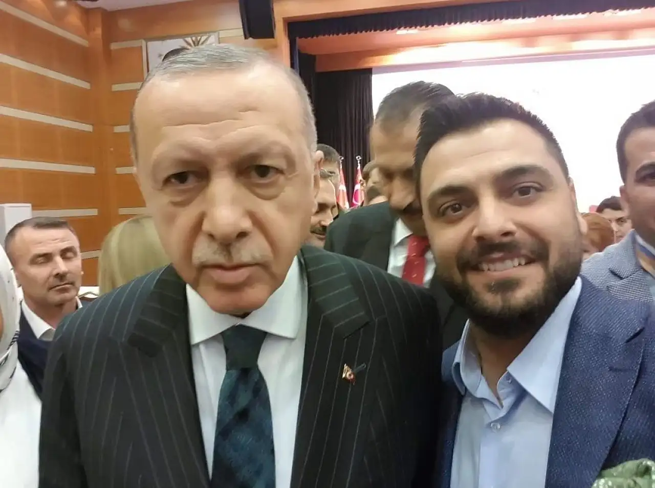 Ertuğrul Akar kimdir? Ertuğrul Akar babası kimdir? Ertuğrul Akar hangi partili? Ertuğrul Akar evli mi?