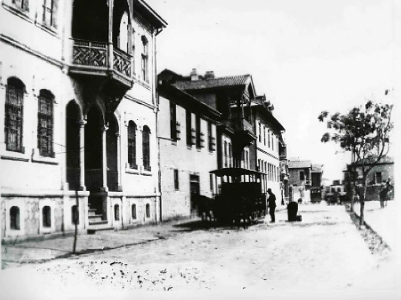 Konya sokaklarında atlı tramvaylar: Demir raylar ve çift atla 19 yıl