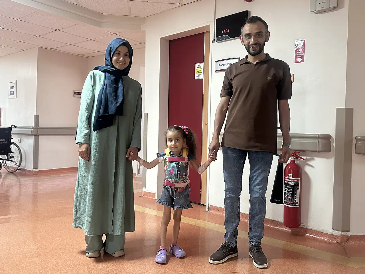 Konyalı küçük Miray omurga eğriliğinden 9 saatlik ameliyatla kurtuldu