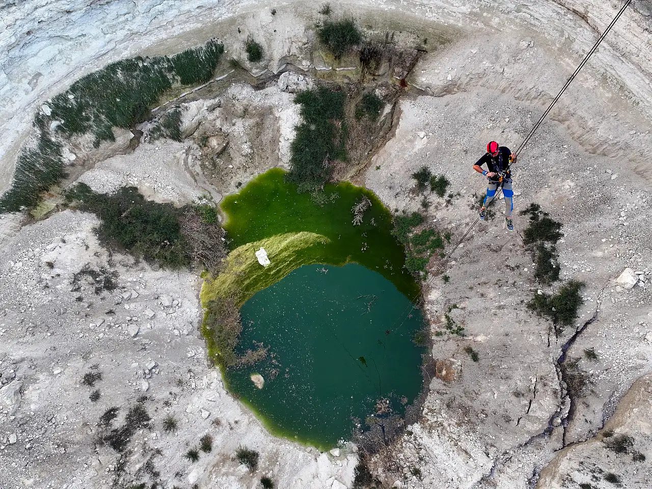 Karapınar'daki obruklara dağcı uyarısı!
