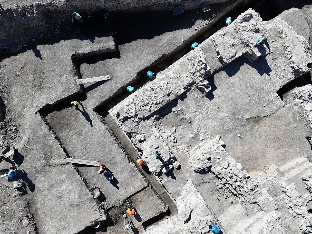 Selçuklu başkenti Konya'da tarihi keşif: Larende Kapısı'nın temellerine ulaşıldı