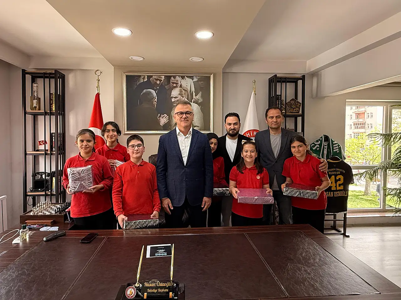 Konya'da minik kitap kurtlarının ödül sevinci