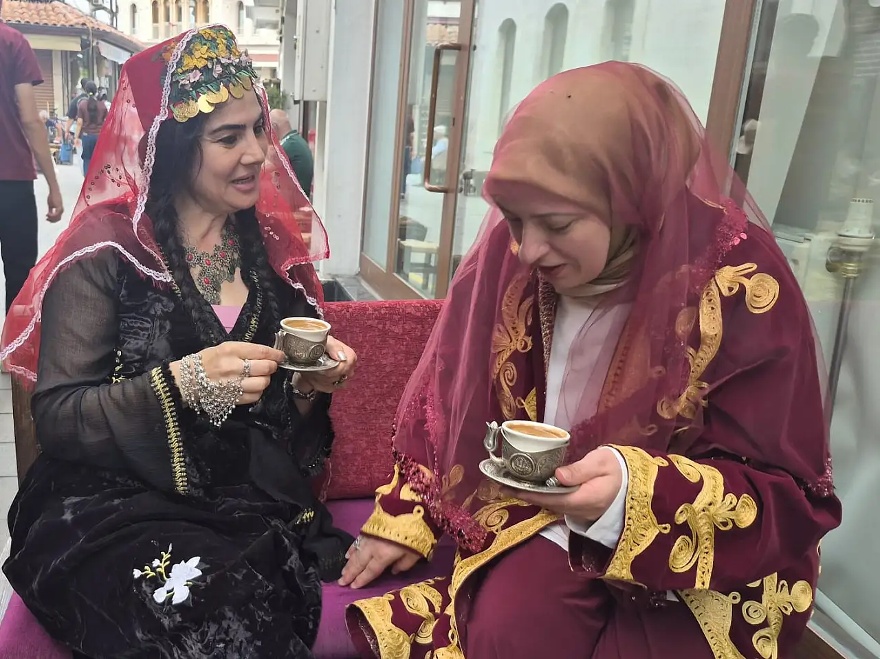 Konya'daki Türk Kültürü buluşması: Aziziye Meydanı'nı binlerce vatandaş doldurdu
