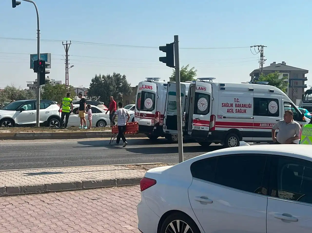 Konya'da kırmızı ışıkta facia! Yaralılar var