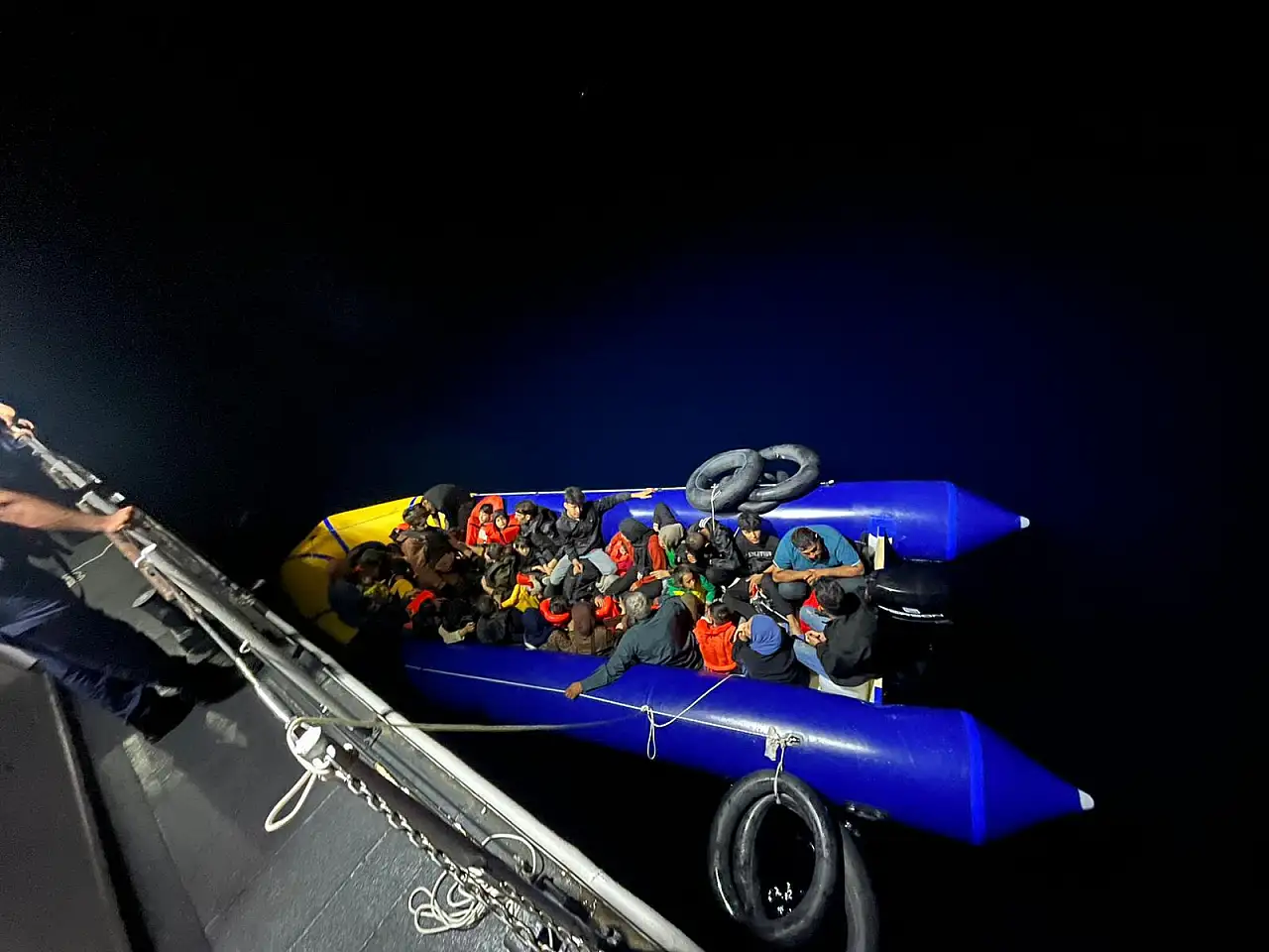 İzmir açıklarında göçmen operasyonu