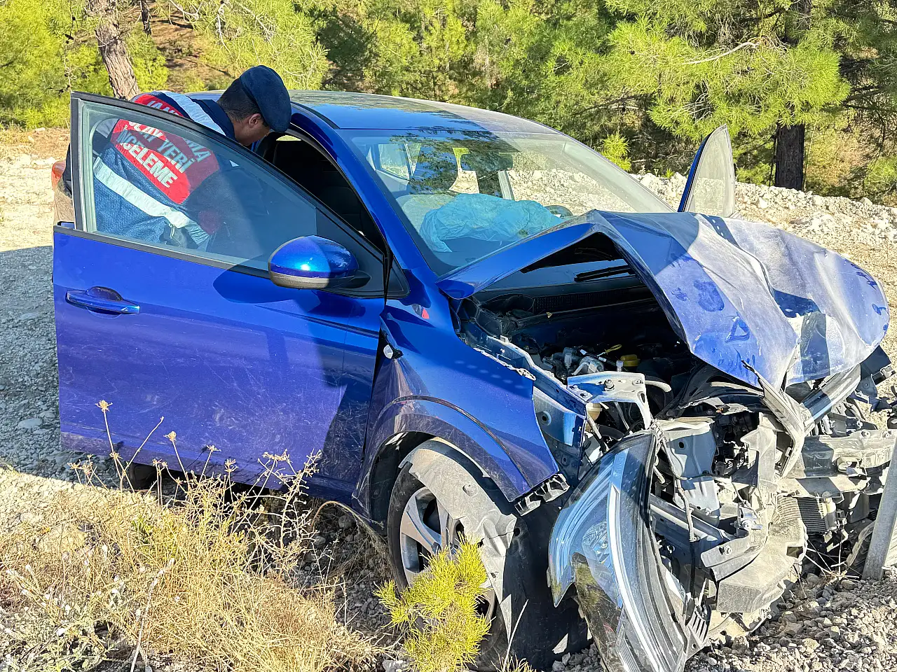 Tır ile üç otomobilin karıştığı kazada ölü ve yaralılar var!