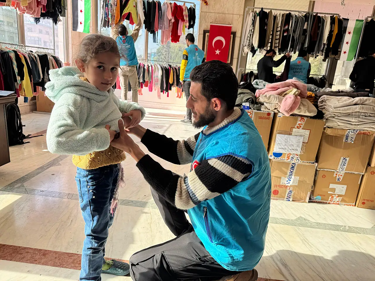 Diyanet'ten, Humus'taki ihtiyaç sahiplerine yardım