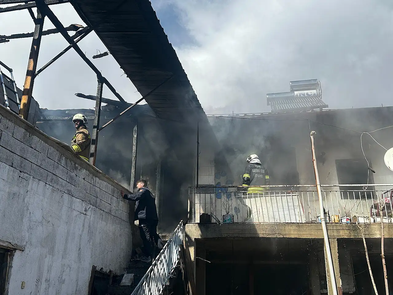 Evde yangın çıktı: 1 kişi hayatını kaybetti, 1 kişi dumandan etkilendi