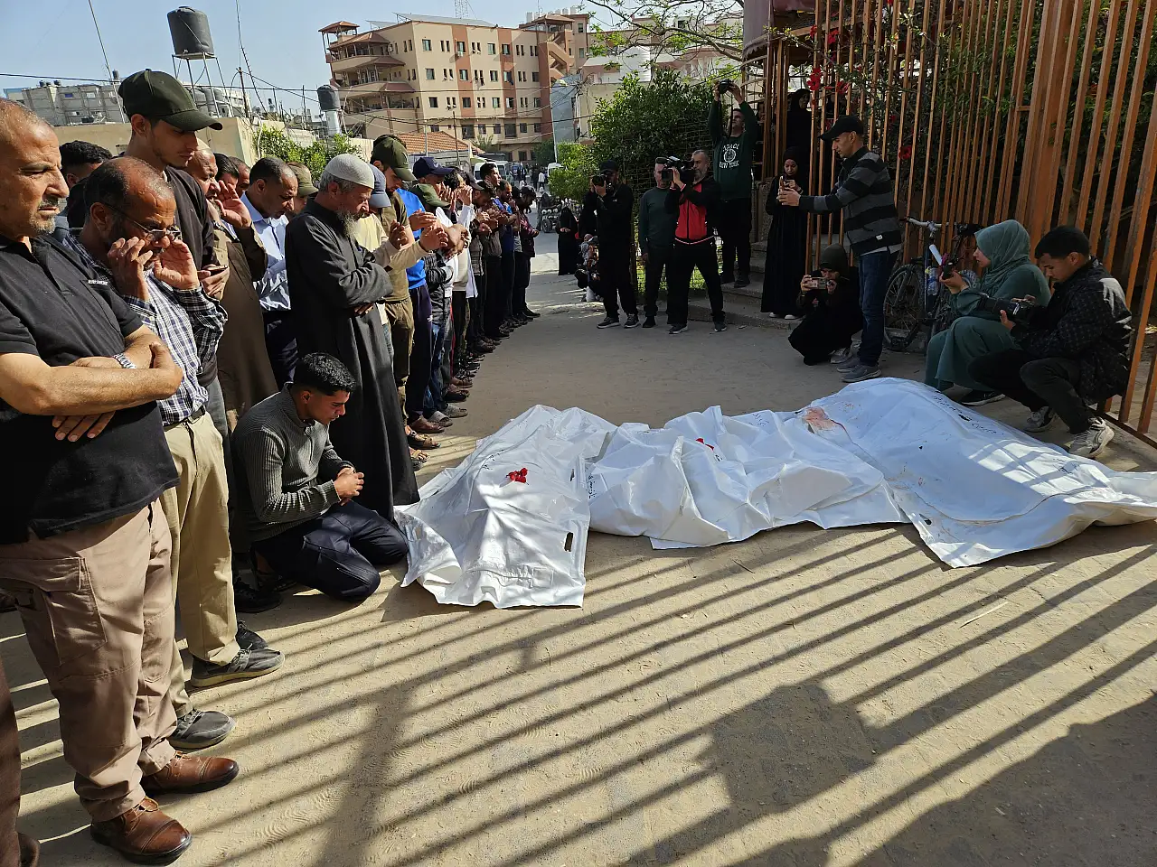 Gazze'de 4'ü çocuk, 10 kişi daha hayatını kaybetti!