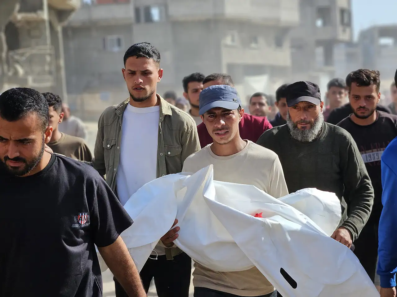 Gazze'de 4'ü çocuk, 10 kişi daha hayatını kaybetti!