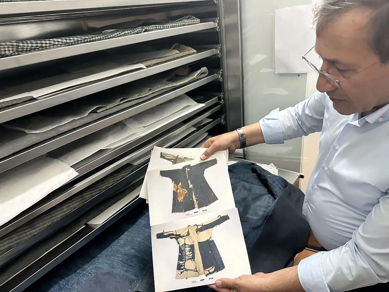 Mevlana'ya ait kıyafetler aslına uygun restore ediliyor