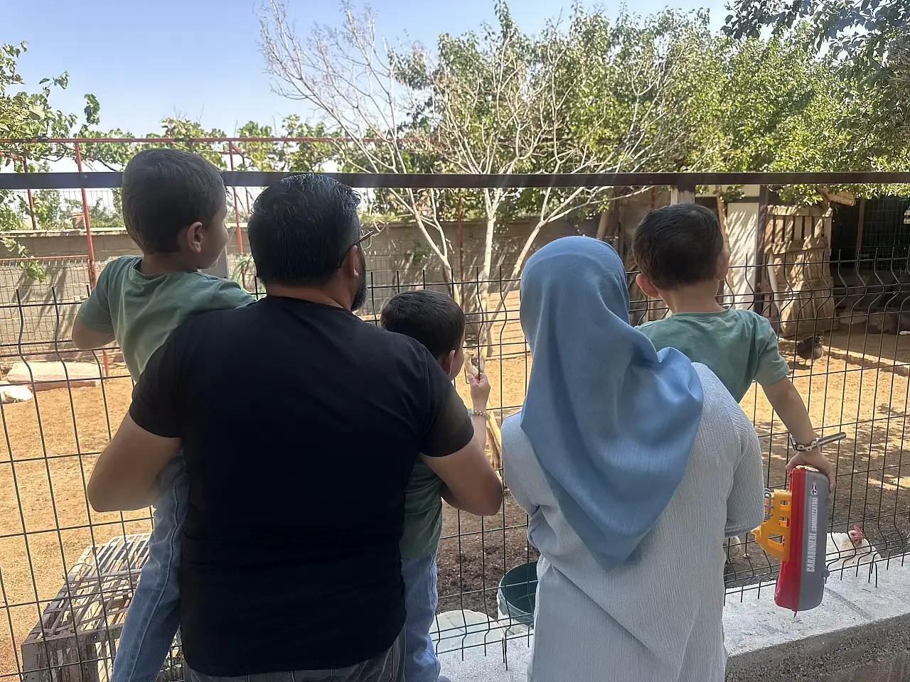 Konya'da sevgiyle büyüyen aile: Üçüzlere kucak açtılar