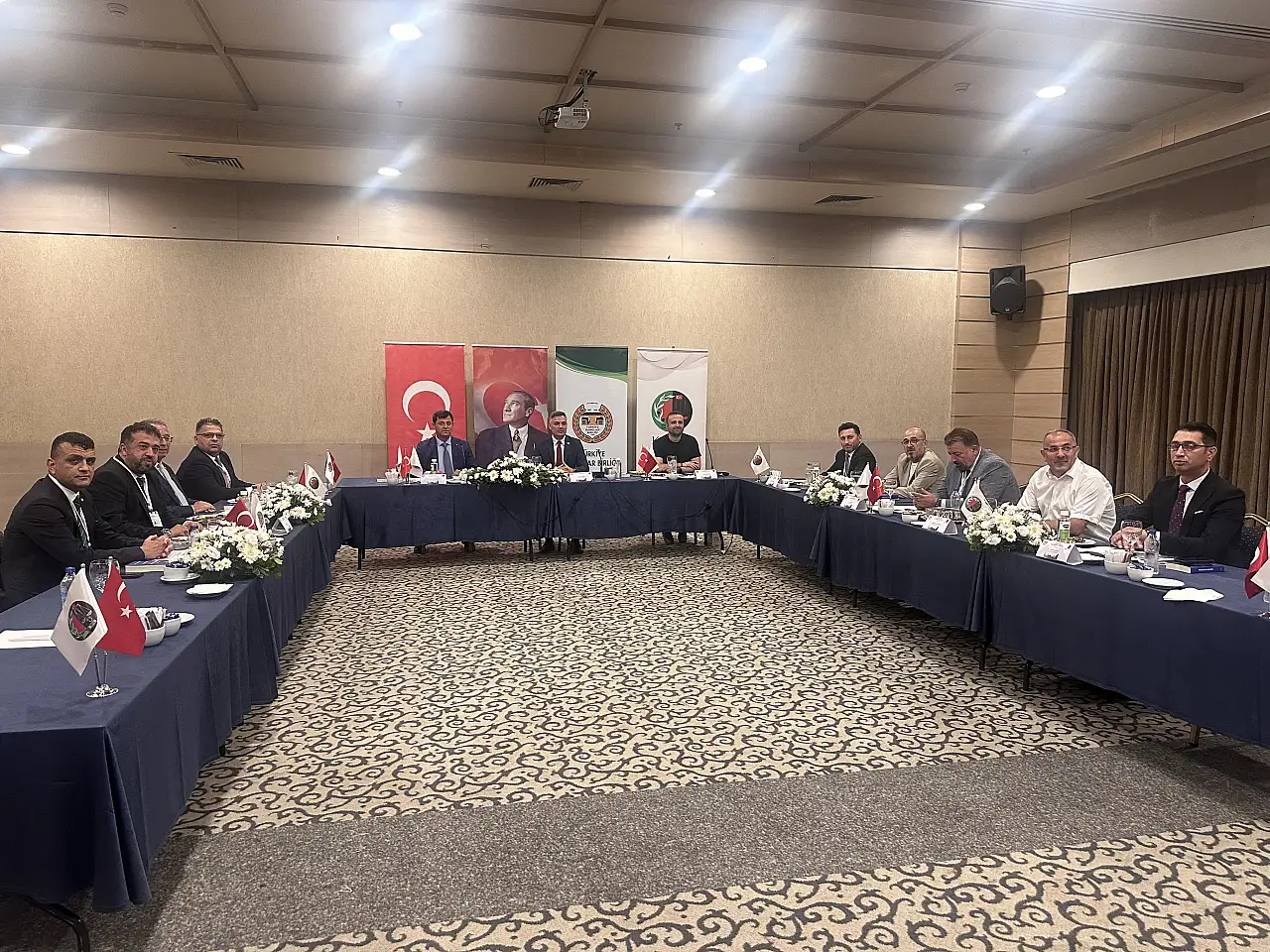 Konya'da 13 Baro Başkanının katılımıyla İç Anadolu Bölge Toplantısı düzenlendi