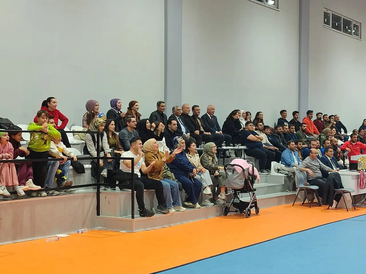 Konya'da 24 Kasım Öğretmenler Günü coşkusu sahada yaşandı