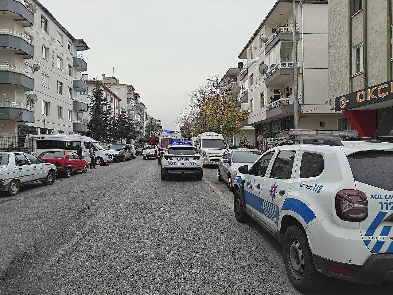 Kendini kilitlediği evde alevlerin ortasında kaldı