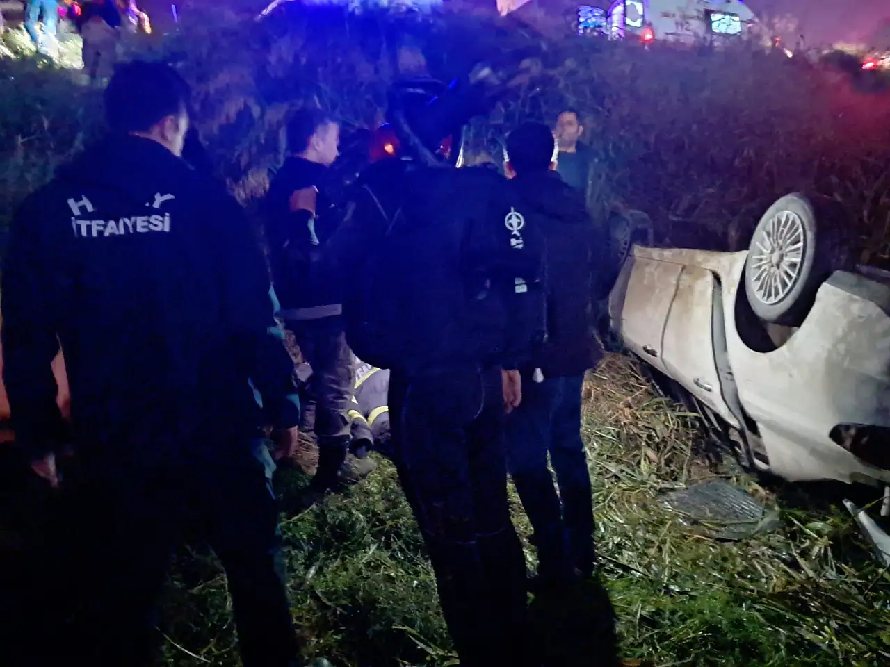 Kaçak göçmenleri taşıyan otomobil nehre uçtu: Çok sayıda yaralı var!