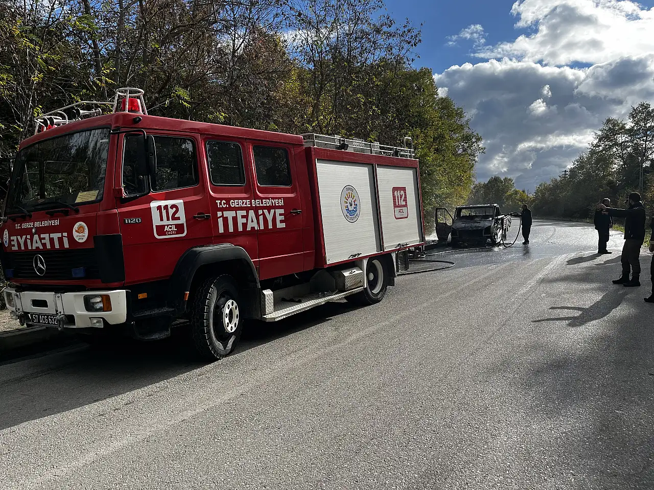 Dumanı fark etti, kendini dışarı attı!