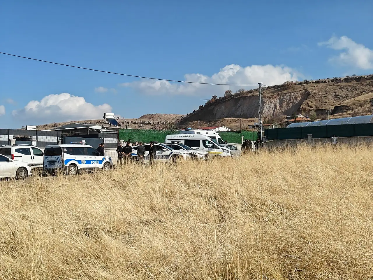 Miras için kaynanasını öldürdü, kendini vurdu