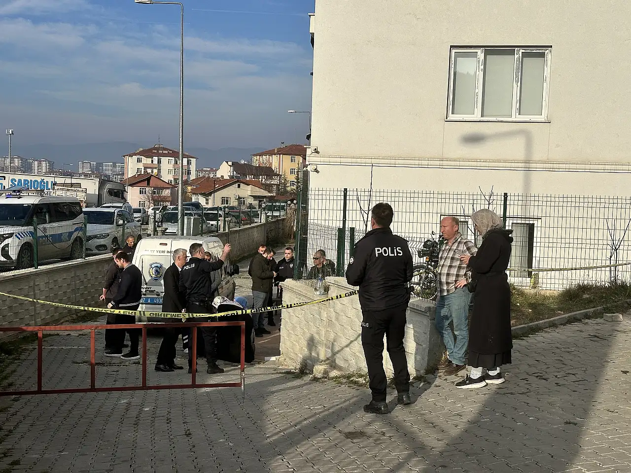 Halı çırparken 7. kattan düşen genç hayatını kaybetti