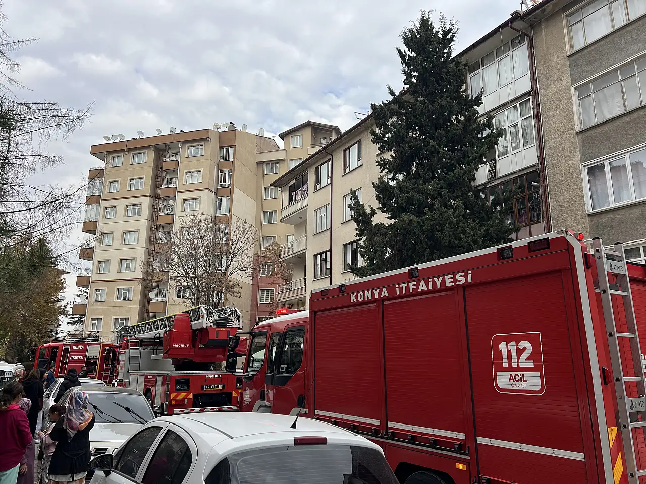 Konya'da ekipleri alarma geçiren olay! 5 katlı binada kombi patladı