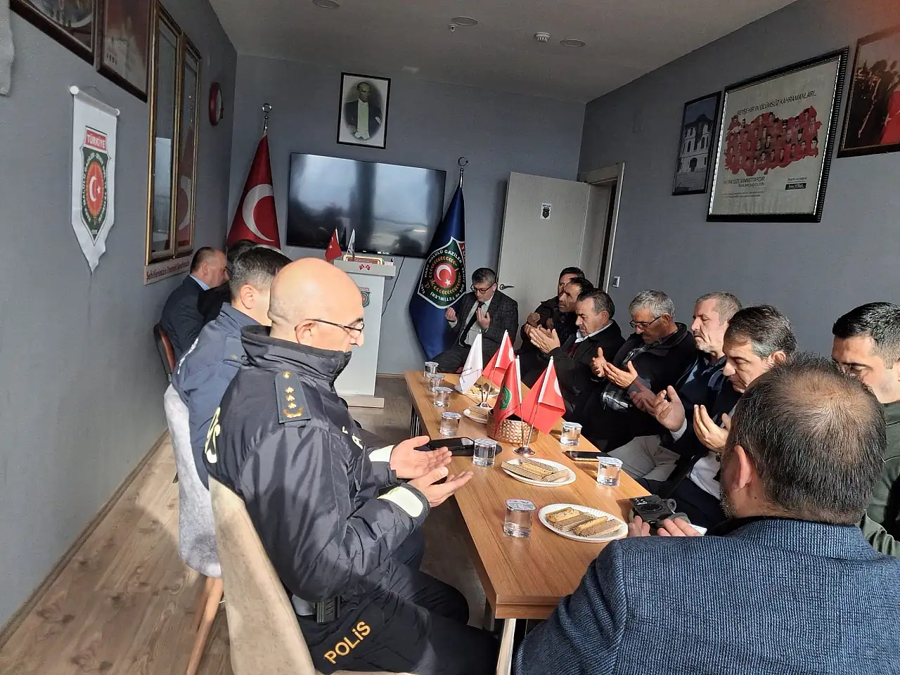 Üniversiteli gençlerden Konya'da anlamlı vefa ziyareti
