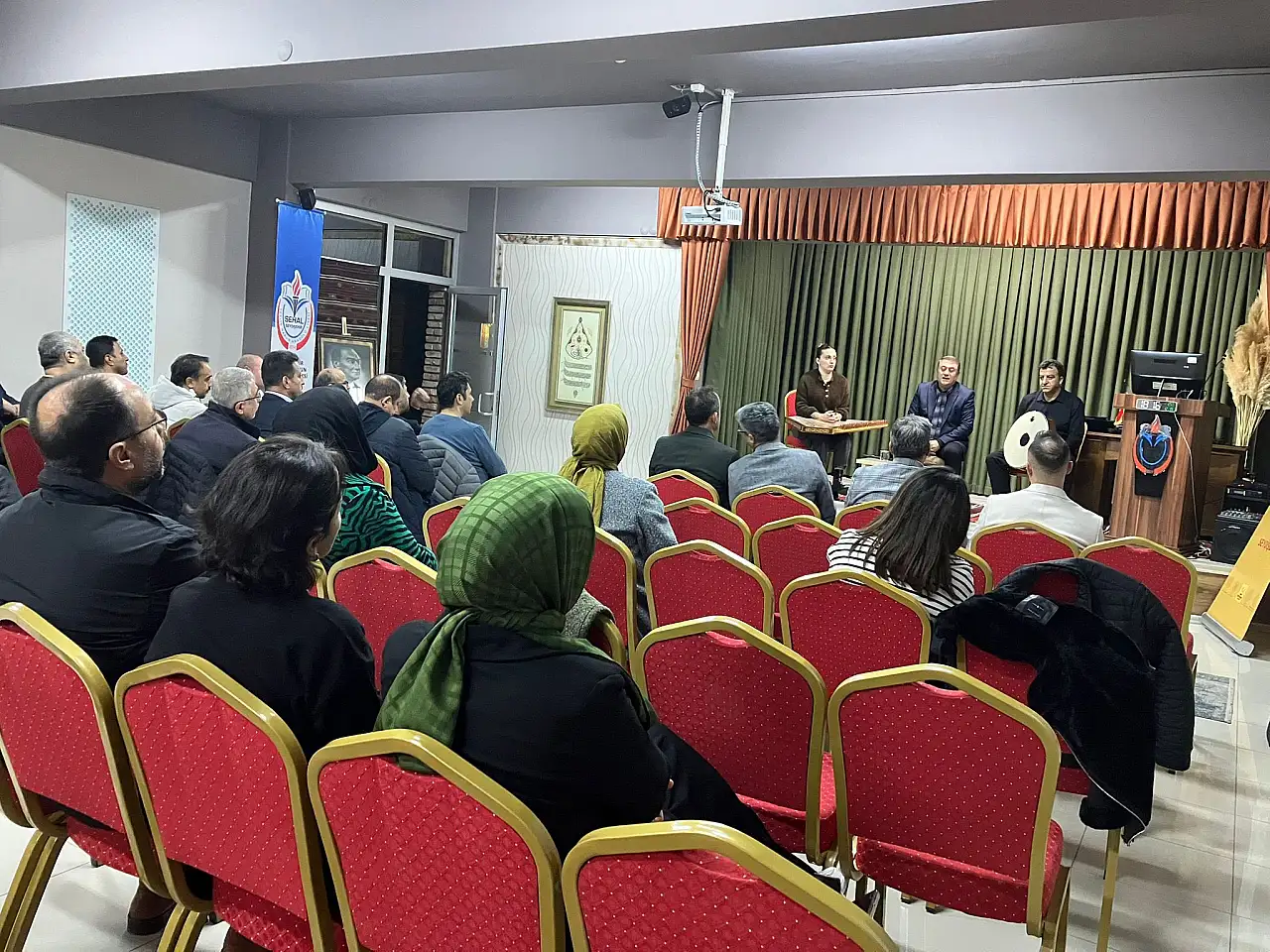 Konya Öğretmen Akademileri'nde Türk müziği konuşuldu