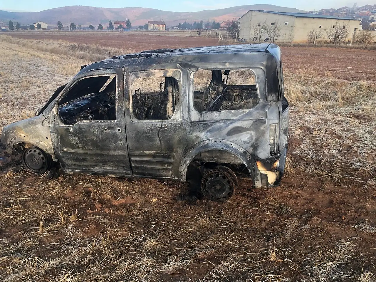 Konya'da garajdaki araç mahalleyi ayağa kaldırdı! Bir anda alevler yükseldi