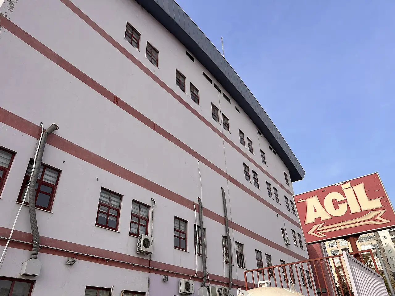 Okulda koku paniği: Yaklaşık 17 öğrenci hastaneye sevk edildi