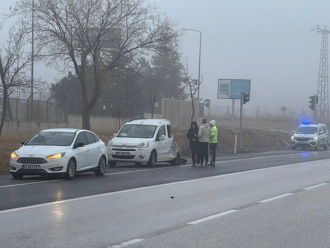 Konya'yı saran sis kazaları beraberinde getirdi